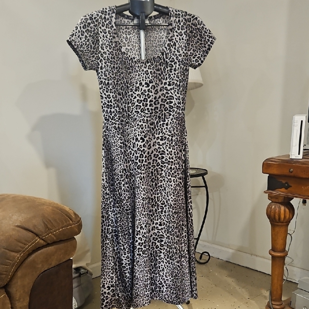 Jessica Simpson Black and Gray Leopard Print Maxi Dress